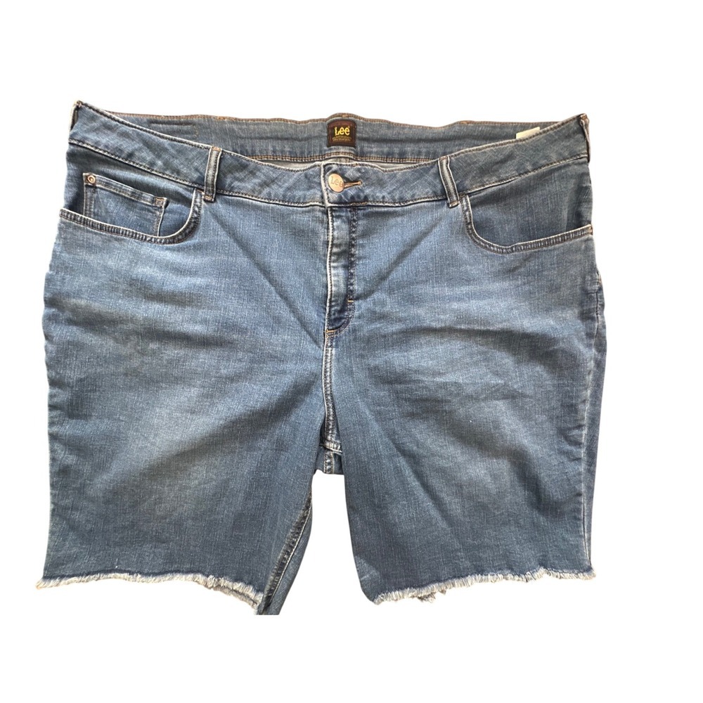 Lee Women Plus Size 26WM Denim Shorts Medium Wash Raw Hem Stretch Bermuda